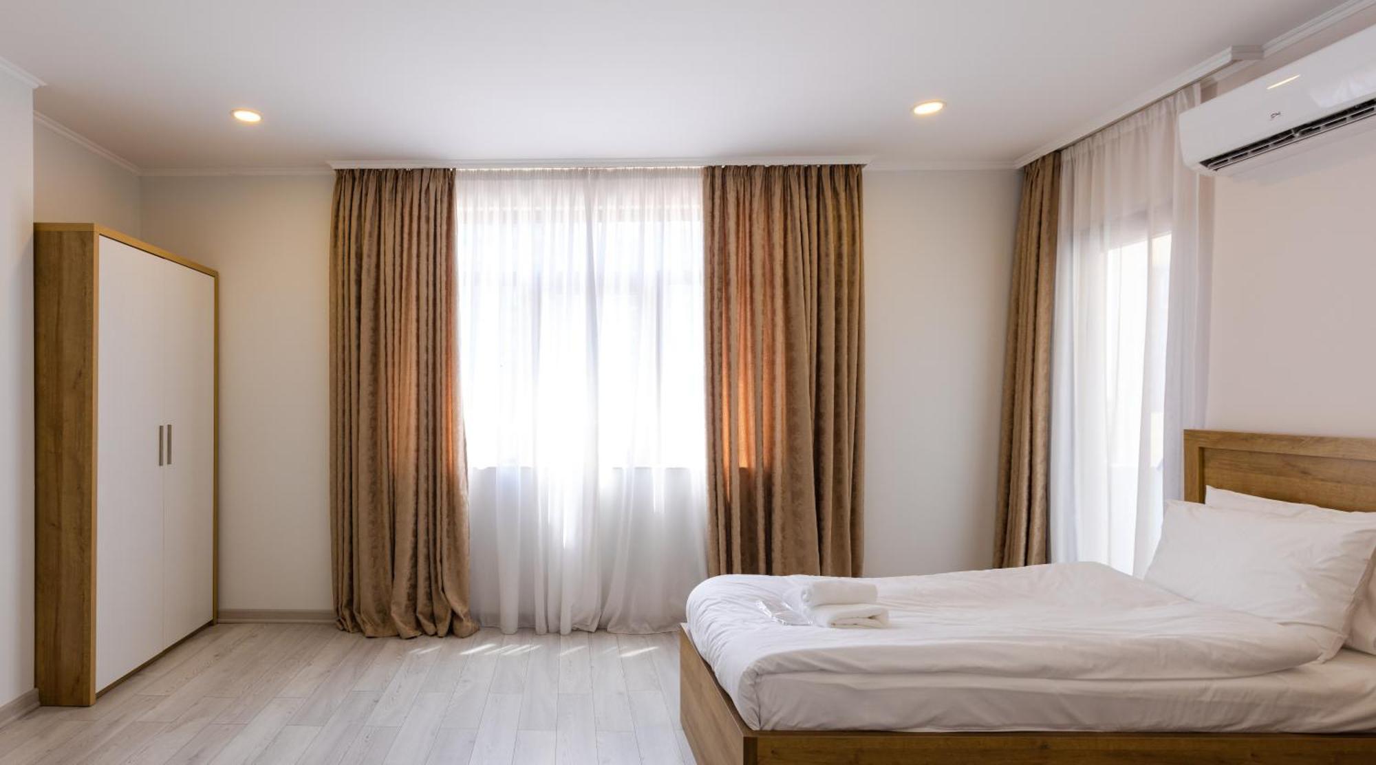 Aqua Batumi Hotel & Apartments Exterior photo