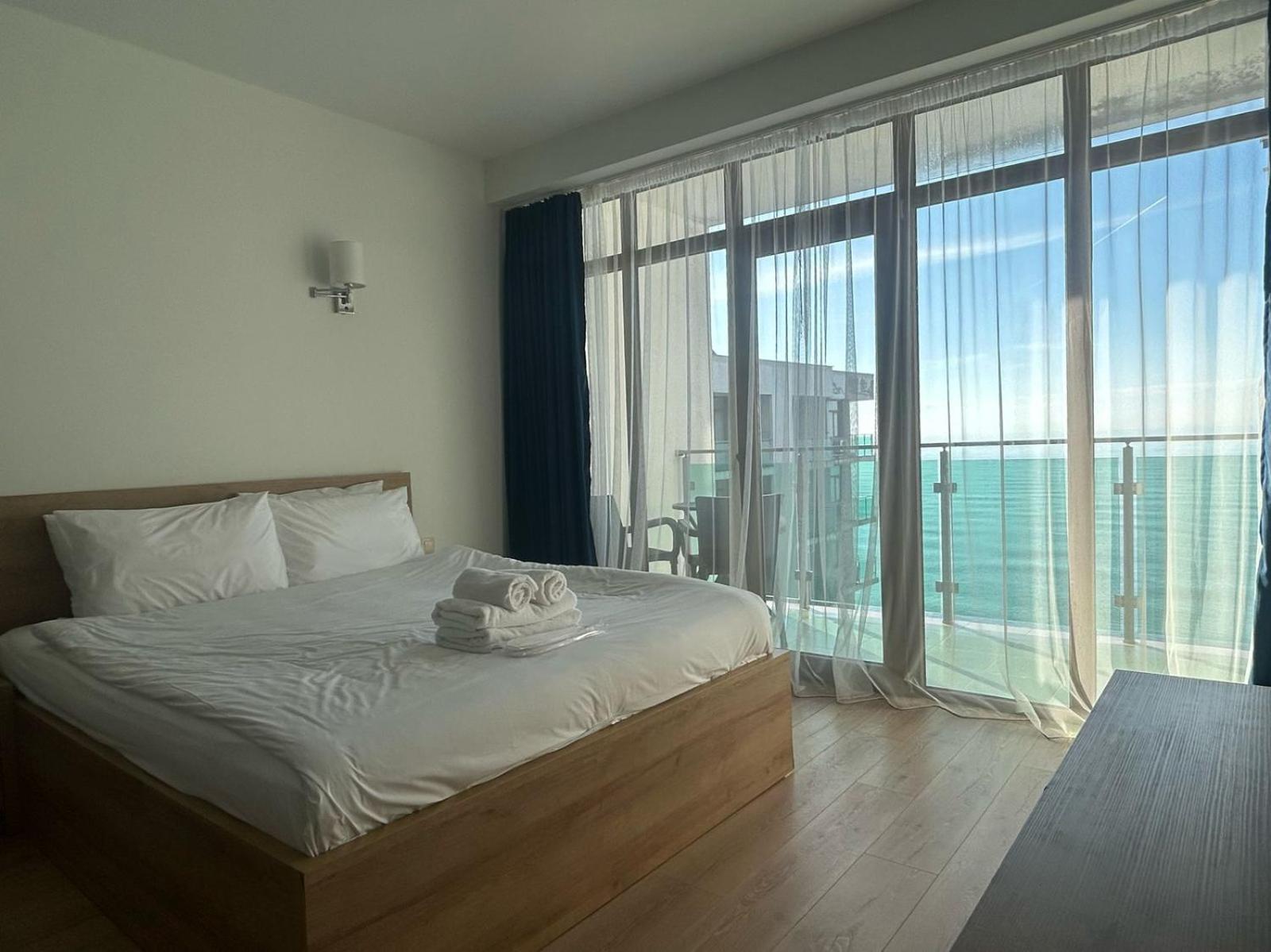 Aqua Batumi Hotel & Apartments Exterior photo