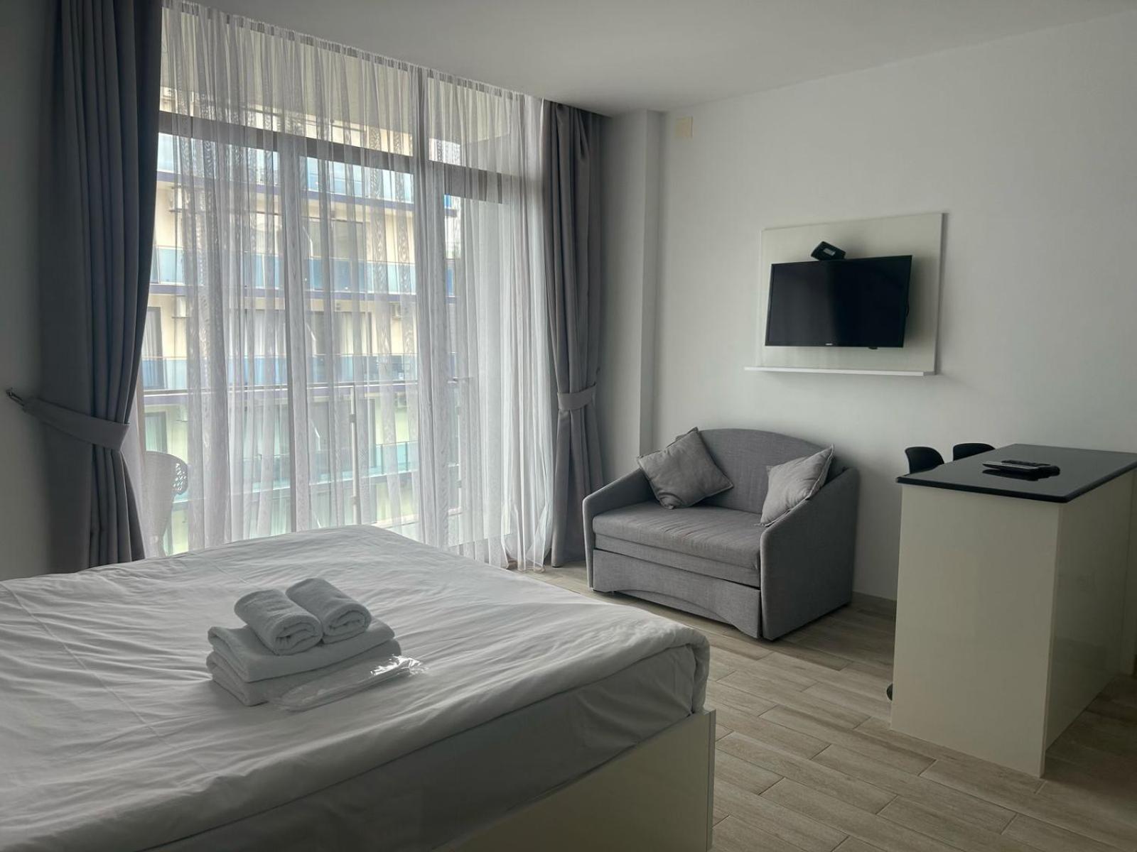 Aqua Batumi Hotel & Apartments Exterior photo