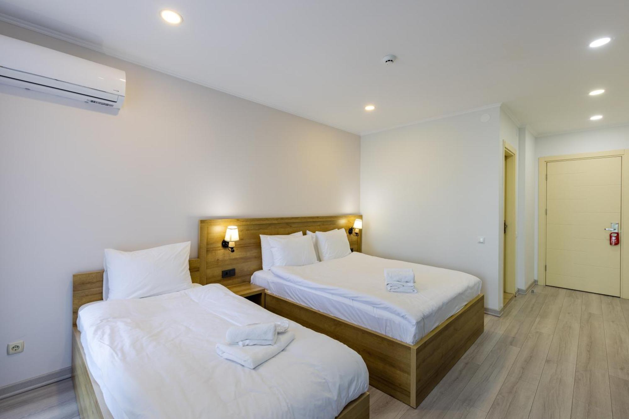 Aqua Batumi Hotel & Apartments Exterior photo