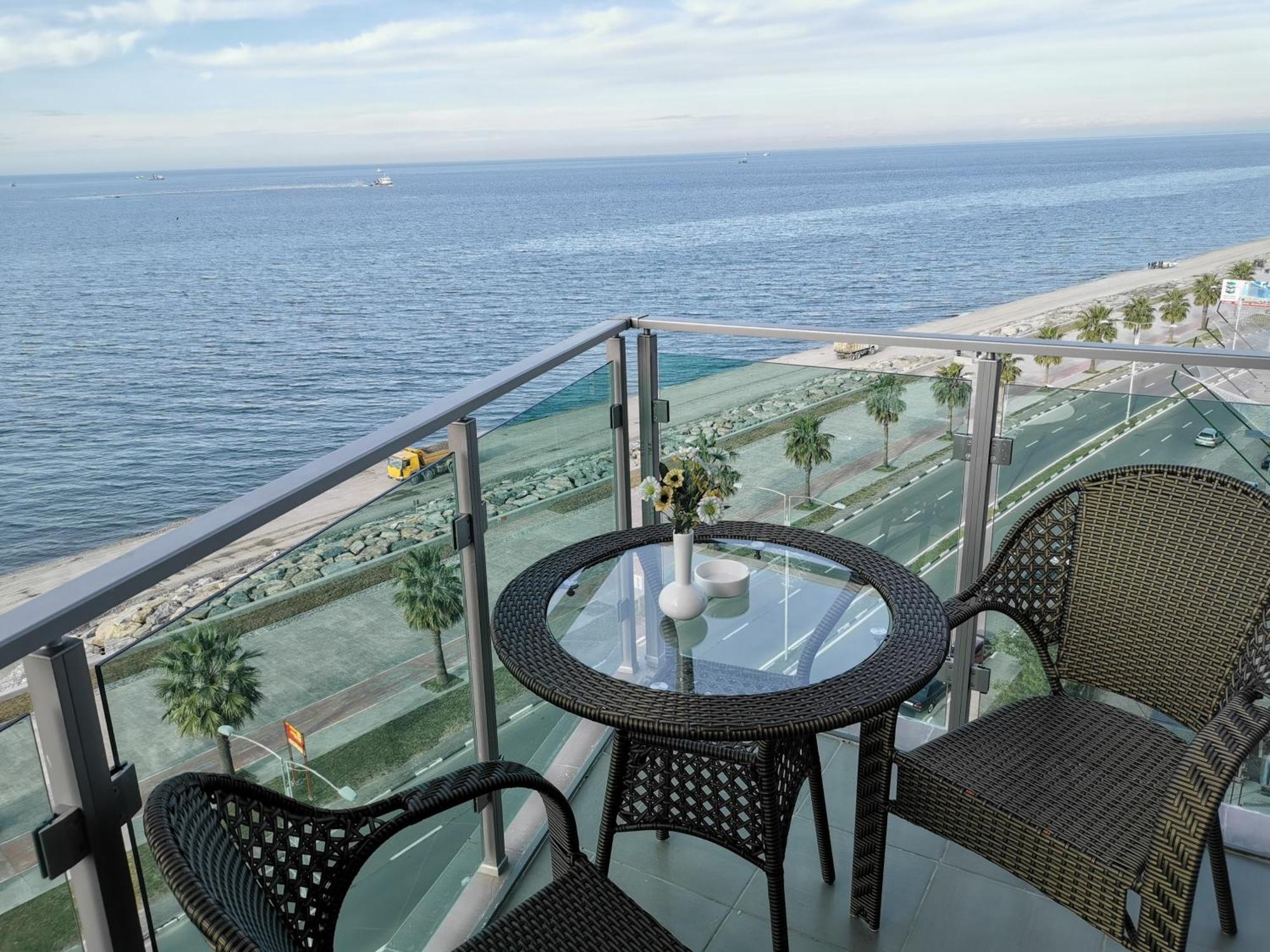 Aqua Batumi Hotel & Apartments Exterior photo